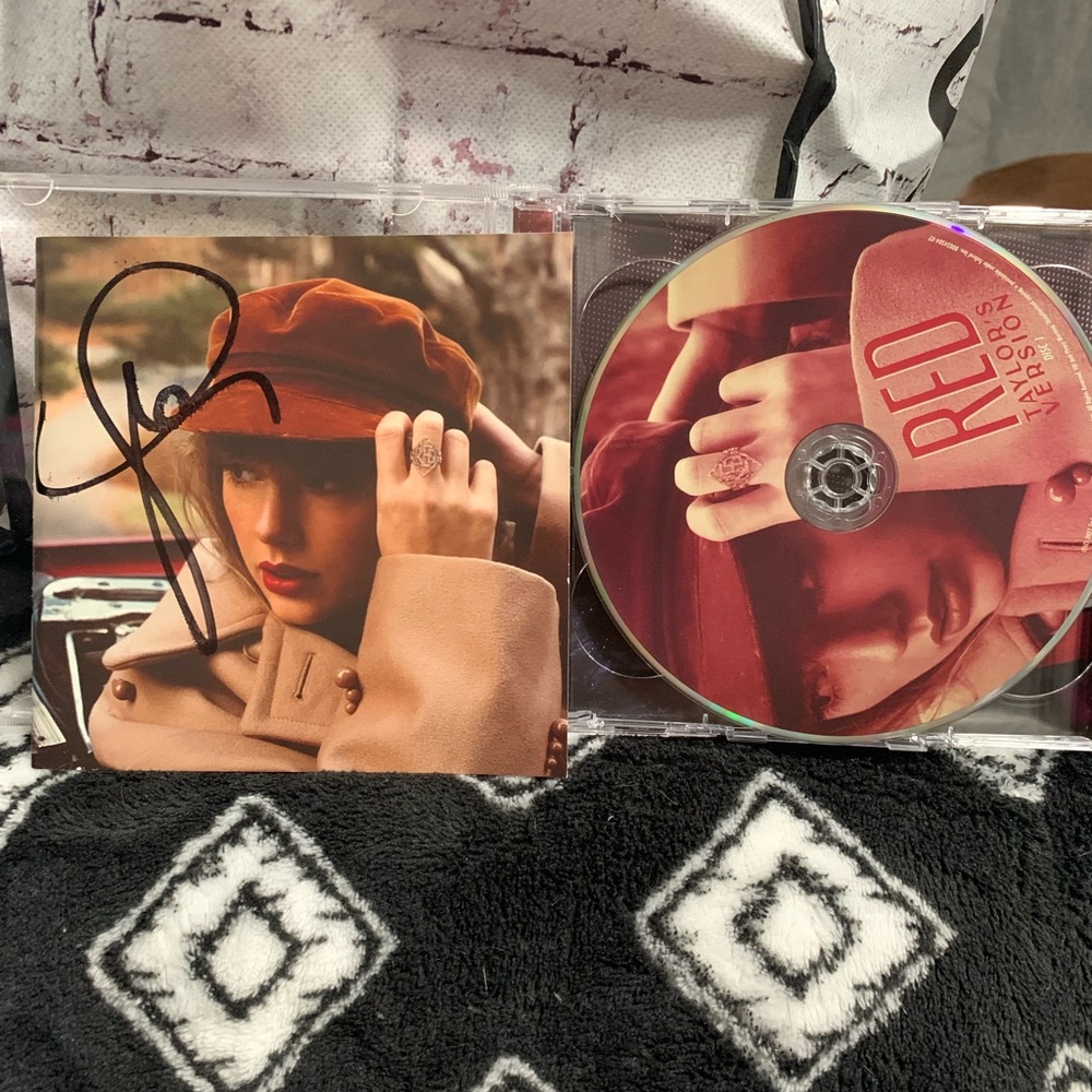 Taylor Swift Red Taylor’s Version Signed CD